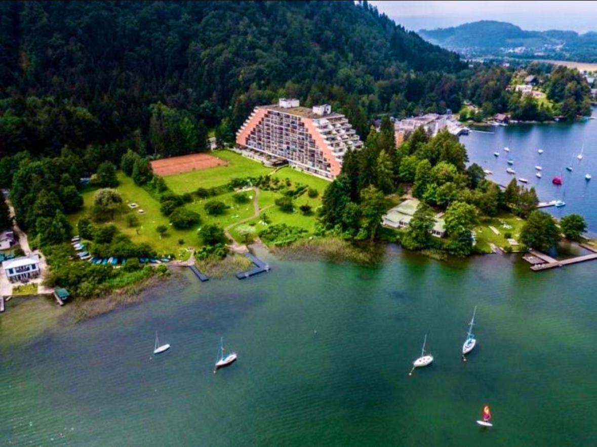 Apartment Am Ossiacher See Mit Seeblick Landskron Bagian luar foto